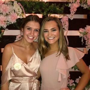 Meet your Posher, Caitlin